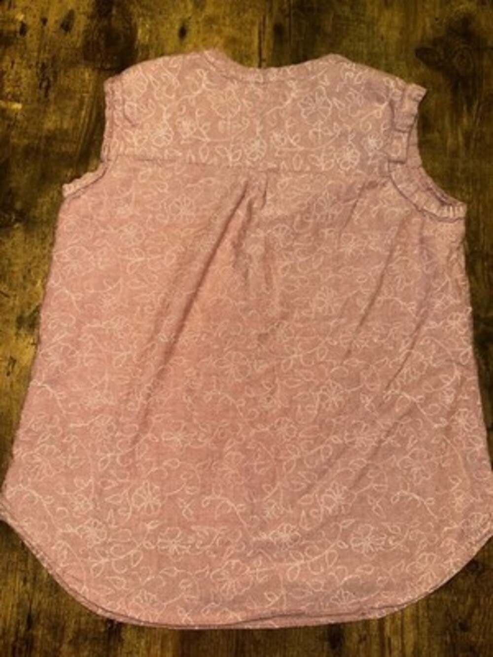 Denver Hayes Women's Sleeveless Split-Neck Henley Top - Dusty Rose Floral Print - Picture 3 of 3